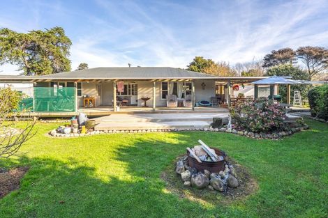 Photo of property in 30 Convent Road, Otaki, 5512