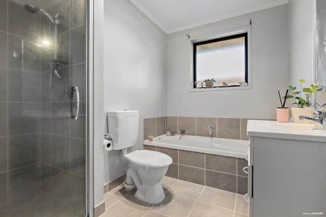 Photo of property in 35 Heathdale Crescent, Papakura, 2110