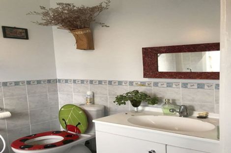 Photo of property in 16 Rimu Street, New Lynn, Auckland, 0600