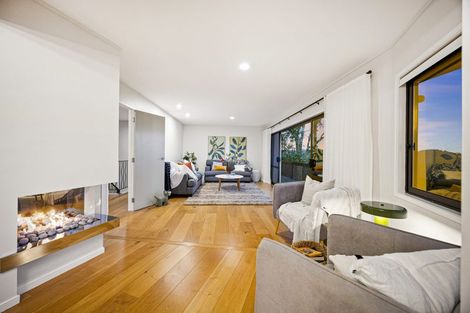 Photo of property in 3 Laingfield Terrace, Laingholm, Auckland, 0604