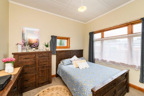 Photo of property in 25 Edgeware Road, Palmerston North, 4410