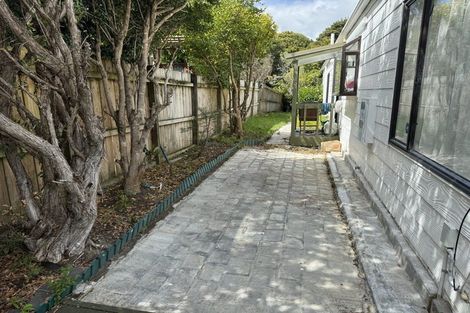 Photo of property in 4 Thistledew Place, Bayview, Auckland, 0629