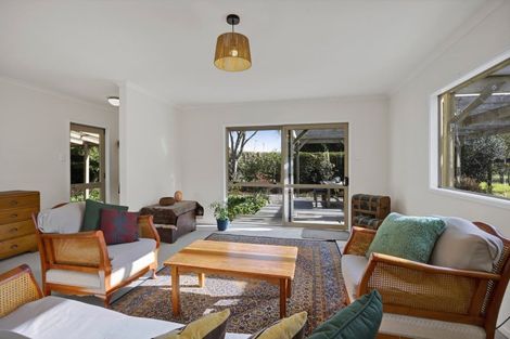 Photo of property in 164 Cross Road, Lepperton, New Plymouth, 4373