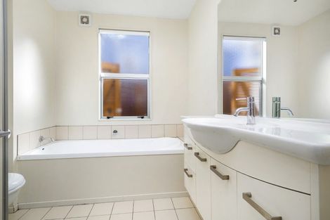 Photo of property in 7a Shortland Street, Khandallah, Wellington, 6035