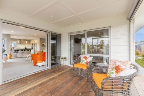 Photo of property in 24 Dee Street, Otane, 4202