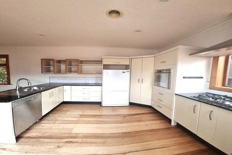 Photo of property in 122a Apu Crescent, Lyall Bay, Wellington, 6022
