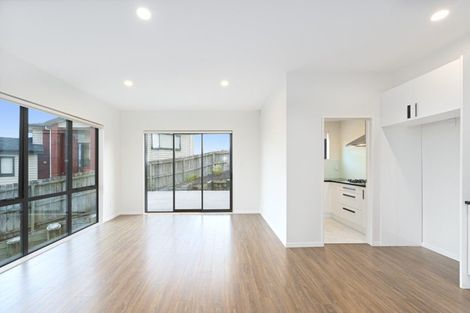 Photo of property in 55 Platinum Rise, Ranui, Auckland, 0612