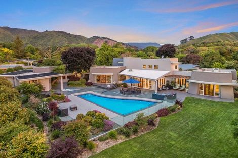 Photo of property in 10 Sunny Glen, Waikanae, 5036