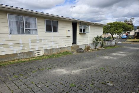 Photo of property in 51 Hartford Crescent, Totara Park, Upper Hutt, 5018