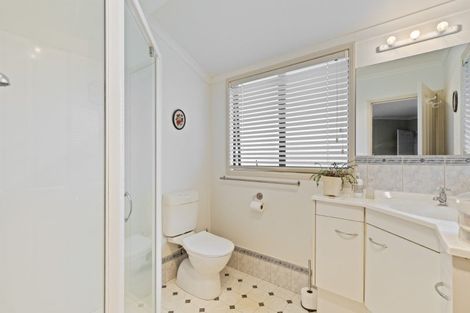 Photo of property in 6 Royal Heights, Glen Avon, New Plymouth, 4312