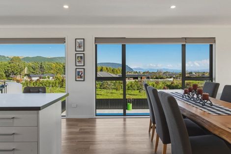 Photo of property in 9 Lancewood Way, Kinloch, Taupo, 3377