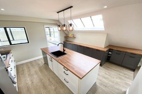 Photo of property in 16j Hobson Street, Thorndon, Wellington, 6011