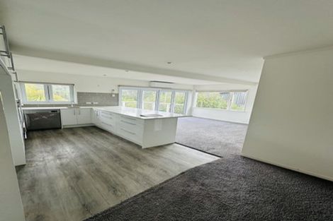 Photo of property in 92 Castor Bay Road, Castor Bay, Auckland, 0620