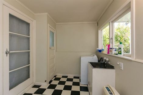 Photo of property in 18 Putnam Street, Northland, Wellington, 6012