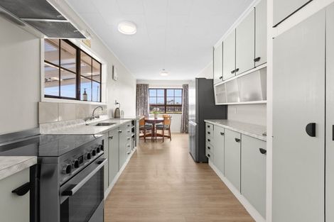 Photo of property in 19 Waipureku Street, Clive, 4102
