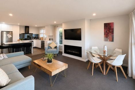 Photo of property in 2/28 Hampton Place, Burnside, Christchurch, 8053