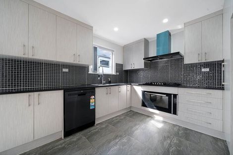 Photo of property in 17 Kohinoor Avenue, Mangere, Auckland, 2022
