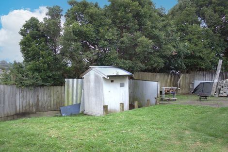 Photo of property in 7 Halloran Place, Massey, Auckland, 0614