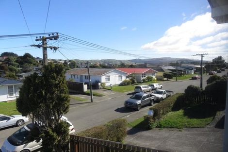 Photo of property in 16 Oswald Crescent, Paparangi, Wellington, 6037