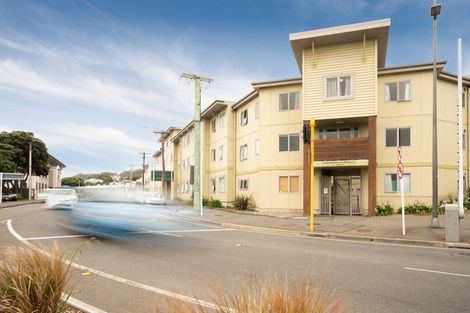 Photo of property in Basin Reserve Complex, 32/4 Sussex Street, Mount Cook, Wellington, 6021