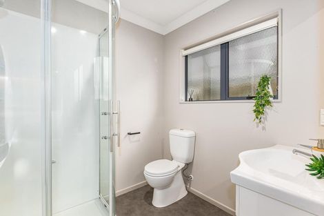 Photo of property in 44a Staithes Drive North, Whitby, Porirua, 5024