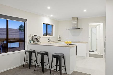 Photo of property in 1/30 Fairway Avenue, Red Beach, 0932