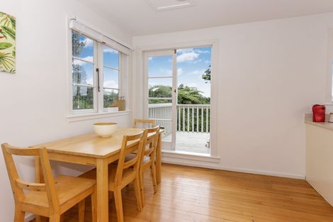 Photo of property in 54 Hollywood Avenue, Titirangi, Auckland, 0604