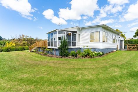 Photo of property in 104 Awa Road, Kumeu, 0891