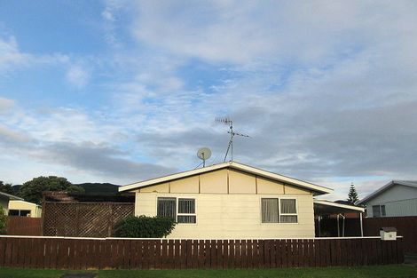 Photo of property in 18 Makarini Street, Paraparaumu, 5032