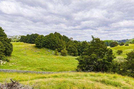 Photo of property in 18 Omana Road, Maungakaramea, 0178