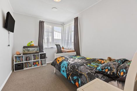 Photo of property in 94 Cook Street, Marfell, New Plymouth, 4310