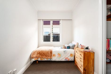 Photo of property in 35 Strathavon Road, Miramar, Wellington, 6022