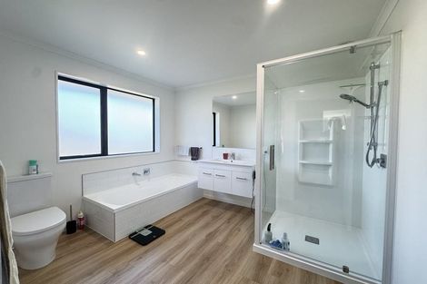 Photo of property in 1 North Foreland Street, Waihola, Milton, 9073