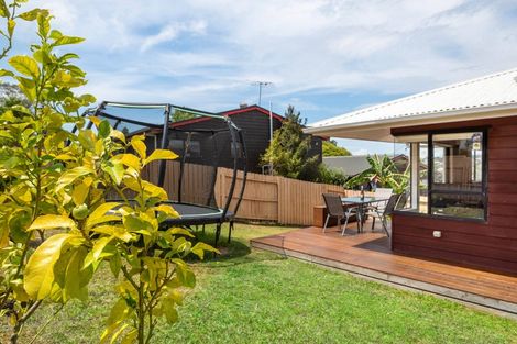 Photo of property in 4/10 Heathglen Place, Bayview, Auckland, 0629