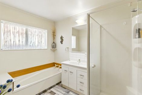 Photo of property in 27 Villa Grove, Paraparaumu, 5032