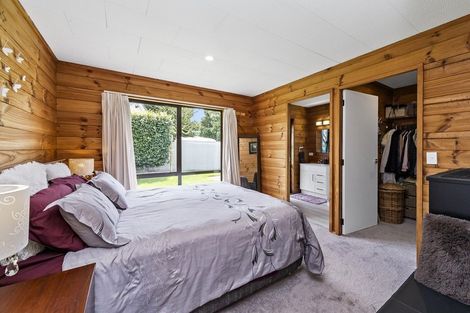 Photo of property in 98 Springs Road, Hornby, Christchurch, 8042