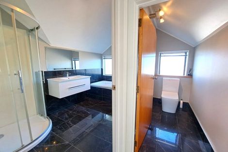 Photo of property in 6 Delisle Place, Windsor Park, Auckland, 0632