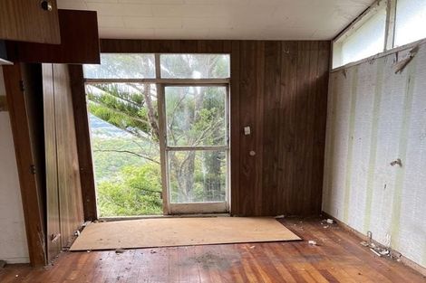 Photo of property in 174 Nevay Road, Karaka Bays, Wellington, 6022