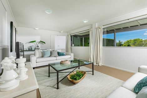 Photo of property in 25 Parr Terrace, Castor Bay, Auckland, 0620