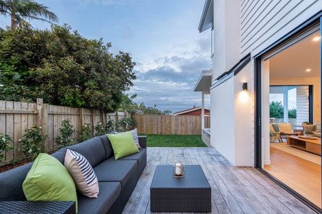 Photo of property in 12b Newburn Road, Waiake, Auckland, 0630