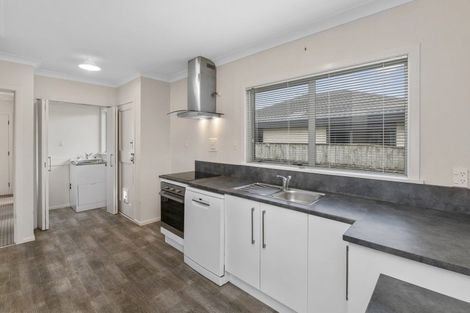 Photo of property in 4 Eton Place, Levin, 5510