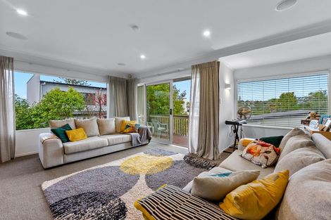 Photo of property in 21 Hastings Road, Mairangi Bay, Auckland, 0630