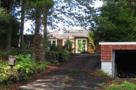 Photo of property in 52 Hollywood Avenue, Titirangi, Auckland, 0604