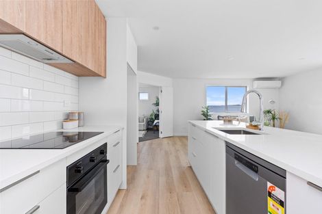 Photo of property in 49 Te Taniwha Road, One Tree Point, 0118