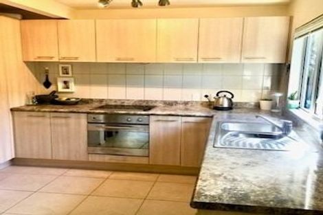 Photo of property in 4a/3 Corrella Road, Belmont, Auckland, 0622