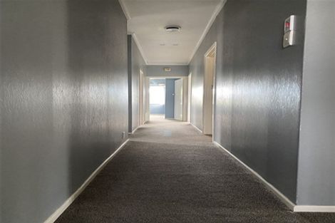 Photo of property in 32 Grove Road, Papakura, 2110