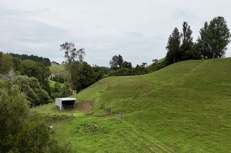 Photo of property in 114 Ackworth Road, Lepperton, New Plymouth, 4373