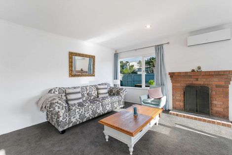 Photo of property in 1/9 Merriefield Avenue, Forrest Hill, Auckland, 0620