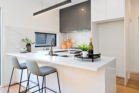 Photo of property in 21a Barron Drive, Green Bay, Auckland, 0604