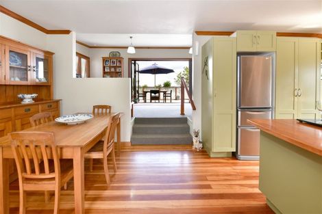 Photo of property in 64a Tiri Road, Manly, Whangaparaoa, 0930